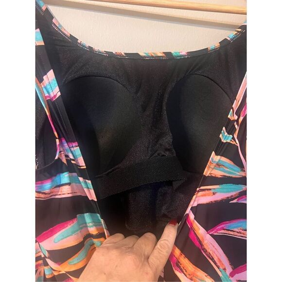 Maxine Of Hollywood Womens 22W One Piece Swimsuit Dress Black Pink Tropical Palm - Picture 7 of 9